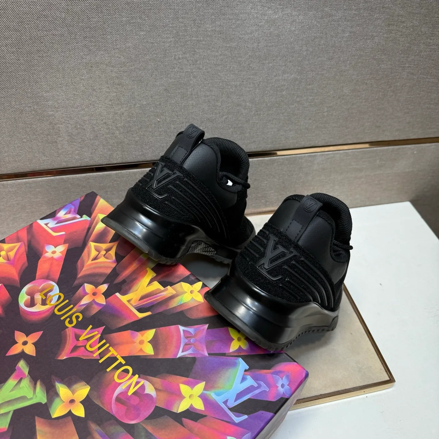⬛️Men's shoes 💰p480 [LV～] Men's casual shoes 2025z cabinet sales simultaneously 🔶Size: 38-44 #️⃣ 🔷4 colors🔜The upper is made of multi-material splicing➕Mesh lining, comfortable and breathable, sole: original comfortable and wear-resistant outsole, ⚠️real thing📱photographed🎬real thing is better📢📢📢
